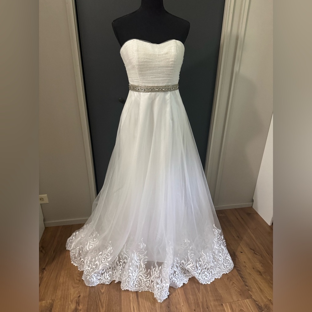 Moda Bella by Mary's Bridal 3Y701 White Tulle A-Line Wedding Dress Size 8 NWT